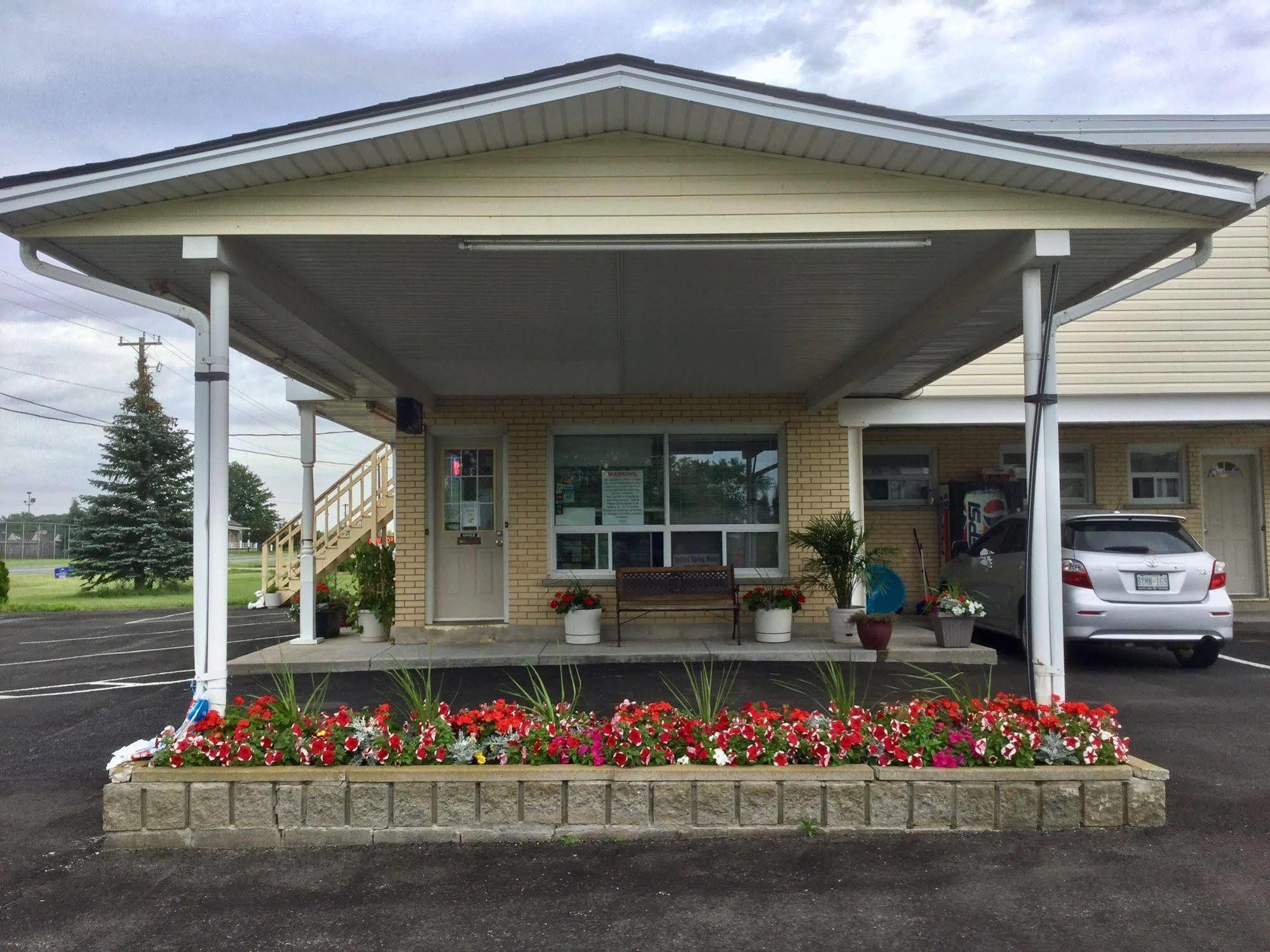 Milan Garden Inn Thorold Zewnętrze zdjęcie